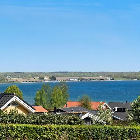 4 Bedroom Stunning In