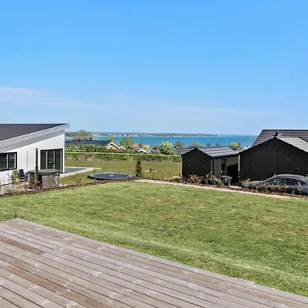 Prázdninový dům 4 Bedroom Stunning In