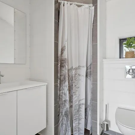 بيت للعطل 4 Bedroom Stunning In Sjolund